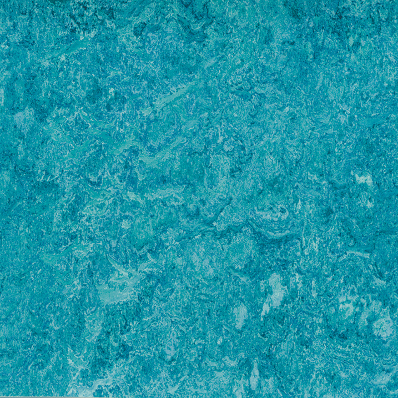 Tahan noda & lantai heterogen berbiaya rendah