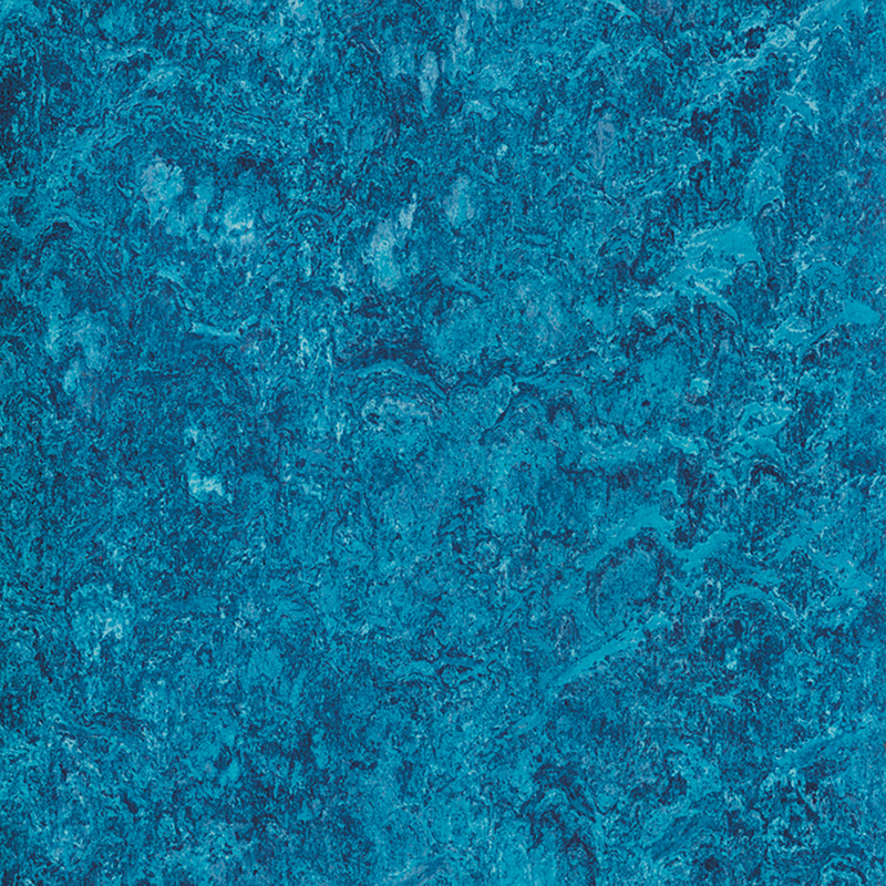 Tahan noda & lantai heterogen berbiaya rendah